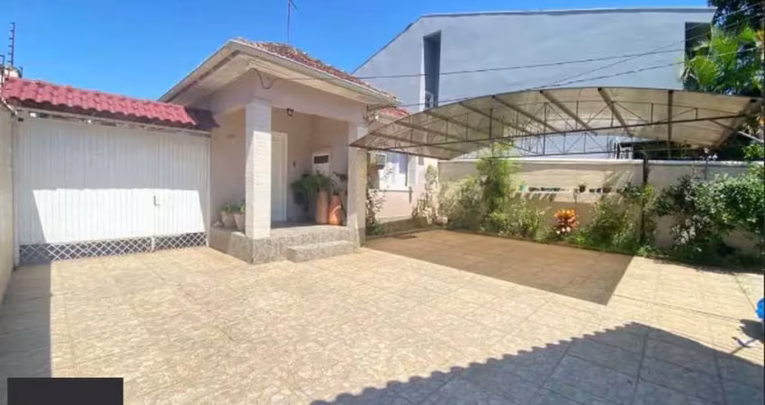 Casa com 5 quartos à venda na Rua Afonso Arinos, 909, Camaquã, Porto Alegre