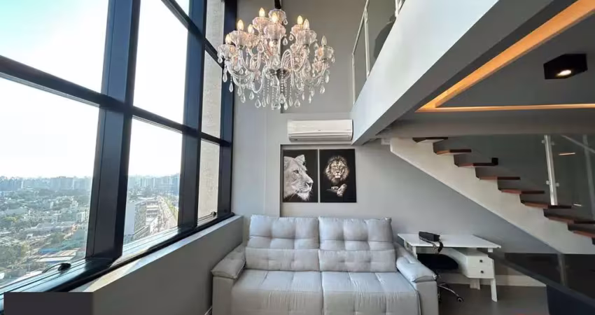Apartamento duplex a venda, mobiliado e decorado, planta de 57 m2 com 1 dormitório, 2 vagas e 1 depósito.
