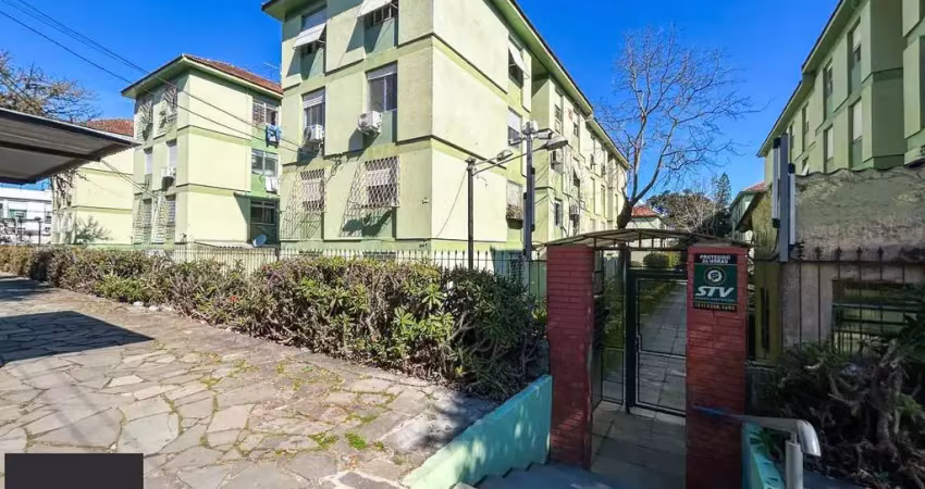 Ótimo apto 03 dormitórios, transformados em 2 dormitórios com living estendido no bairro cristal