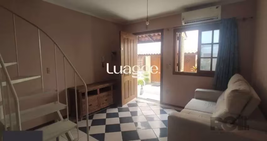 Casa em condomínio, com 57,66m² de área privativa 2 dormitórios transformados em 1 e 1 vaga coberta e escriturada