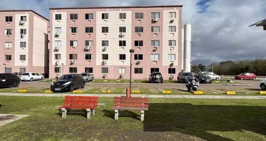 Apartamento com 02 quartos e 01 vaga fixa (01 lance de escada) no bairro hípica