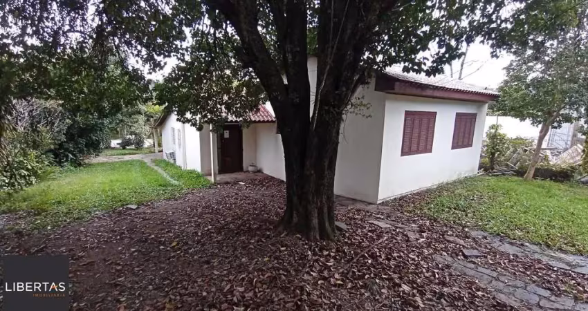 Sossego e natureza em porto alegre: 3 quartos, piscina e quase 2000m² de área