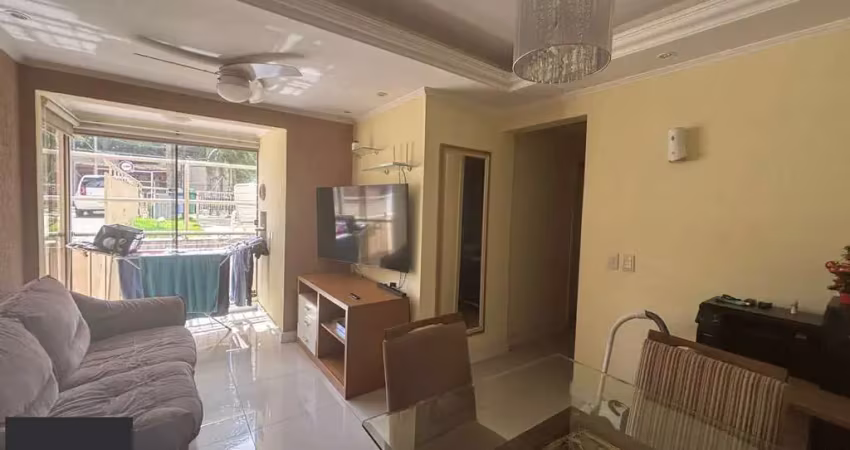 Apartamento térreo com piscina à venda com 2 dormitórios 52 m²