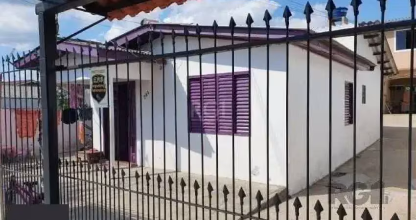 Vende terreno 300m², com 3 casas, casa da frente 2 dormitórios, sobrado nos fundos parte de baixo 2 dormitórios,1 banheiro sala cozinha conjugada,  em cima 3 dormitórios, 2 banheiros, sala e cozinha