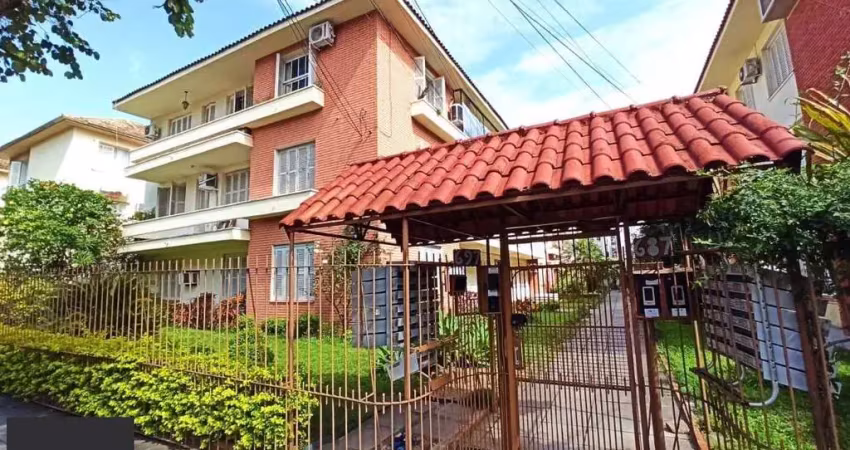 Apartamento reformado de 2 dormitórios com sacada no menino deus, porto alegre