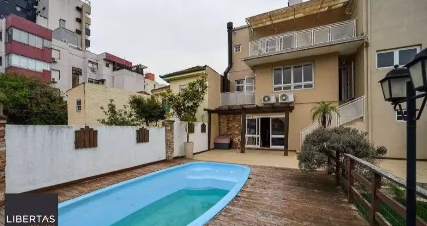 Casa semi mobiliada com 398m², 4 dormitórios, 4 vagas, no bairro higienópoliscasa semi mobiliada no bairro higenópolis construída em 2011, com 3 pavimentos (térreo, sub solo e segundo andar), 4 dormit