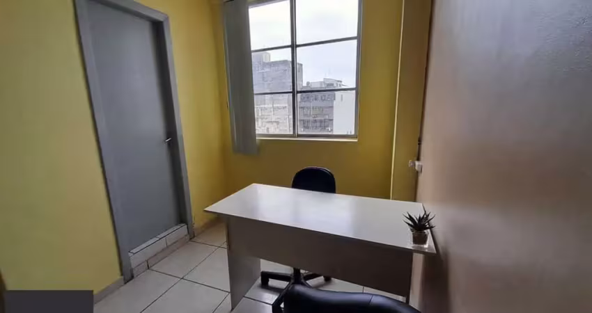 Sala comercial mobiliada para locação no centro histórico, com 29m².