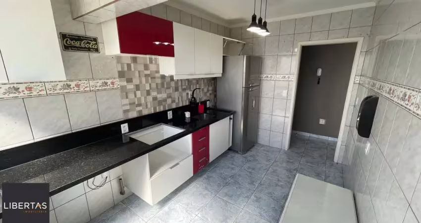 Partamento térreo ensolarado com 1 dormitório e móveis na cozinha