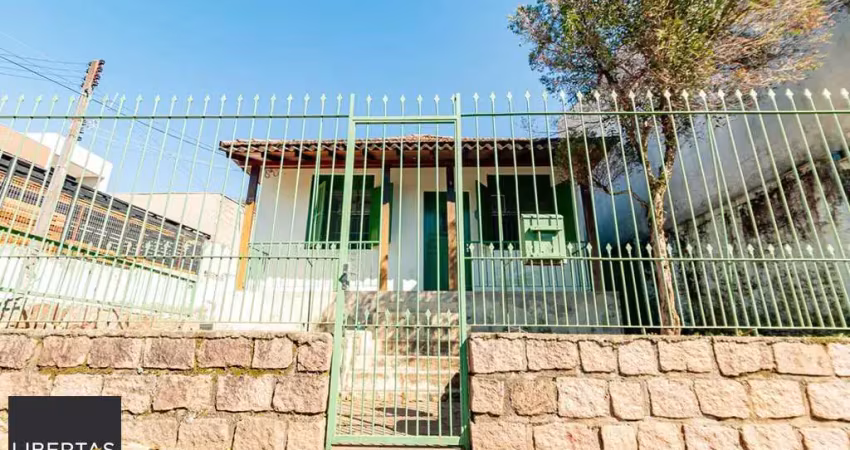 Casa com 3 quartos à venda na Travessa São Pedro, 123, Vila Ipiranga, Porto Alegre