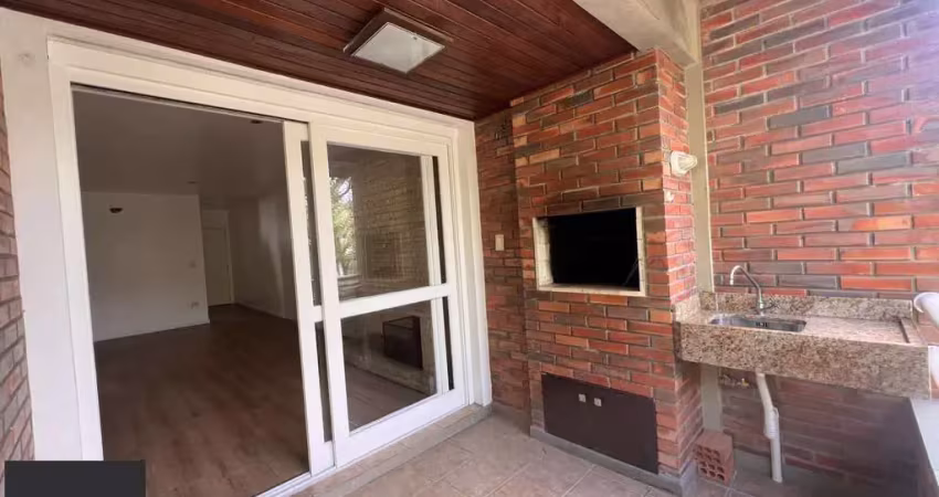 Apartamento com 2 dormitórios, sendo 1 suíte, 1 vaga, no petrópolis, poa, rs