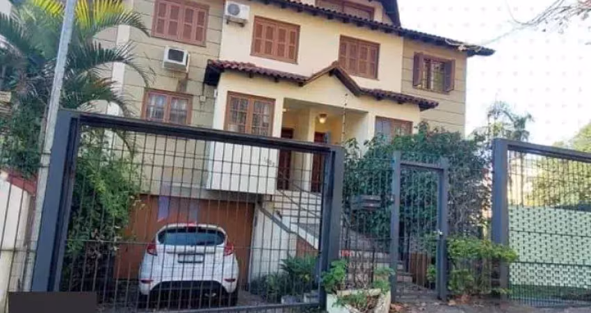 Casa com 3 quartos à venda na Rua Matias José Bins, 1654, Três Figueiras, Porto Alegre