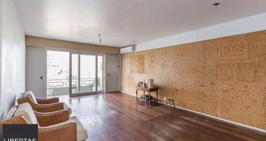 Vende-se ampla cobertura com 3 quartos (1 suíte), 283m² e 2 vagas - petrópolis