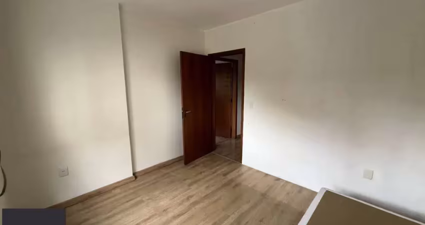Apartamento de 2 quartos, churrasqueira, lareira e garagem no bairro bela vista