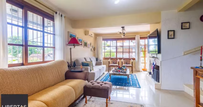 Casa em condomínio bairro tristeza, com 185m² privativos.