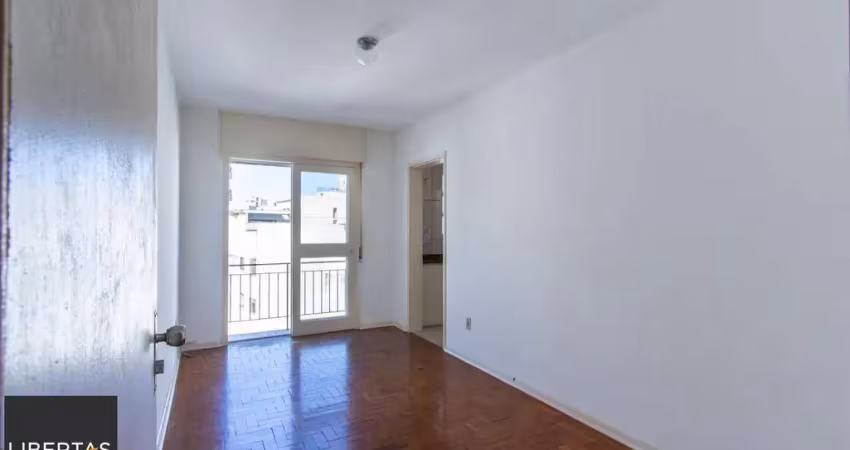 Apartamento 1 quarto, sacada, andar alto, centro histórico