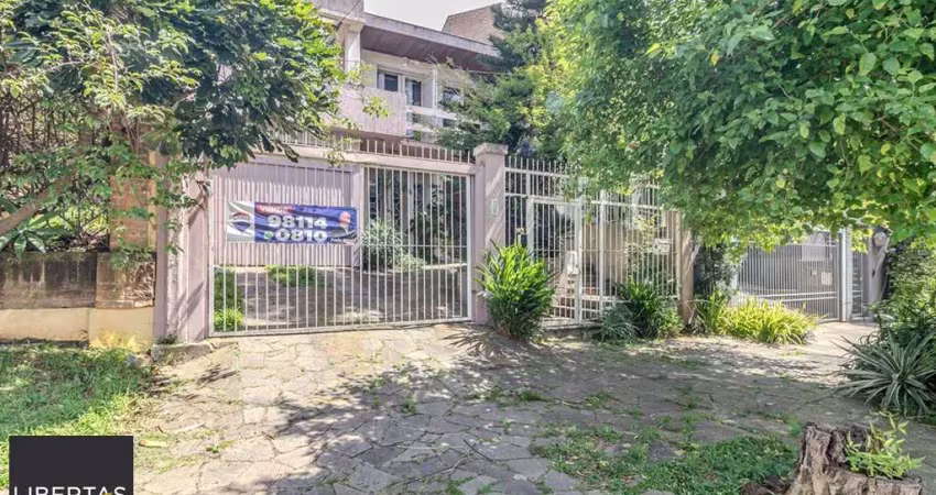 Casa com 3 quartos à venda na Rua Araponga, 306, Chácara das Pedras, Porto Alegre