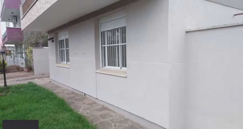 Apartamento térreo com 2 dormitórios, garagem coberta e pátio individual!!