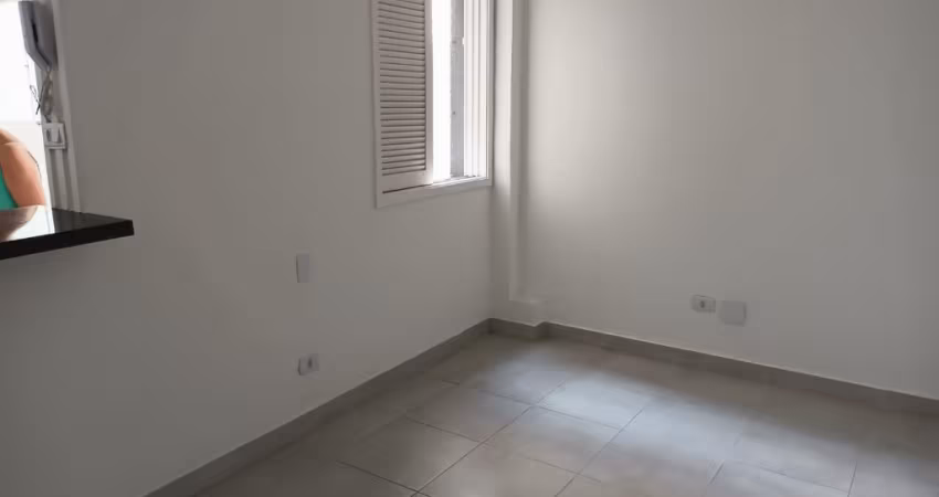 SALA LIVING EM PRÉDIO IMPECÁVEL NO EMBARÉ EM SANTOS