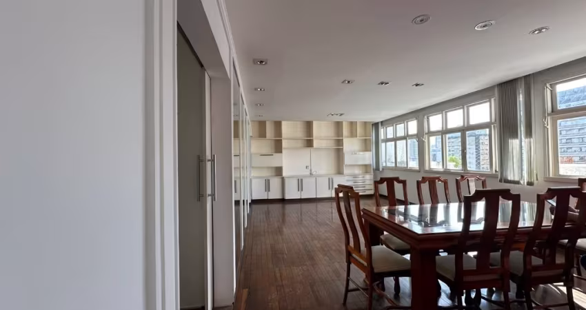 Apartamento 3 Dormitórios no Gonzaga - Vista para o Mar
