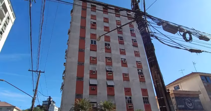 Apartamento em prédio com elevador e vaga privativa com preço de três andares sem elevador e vaga