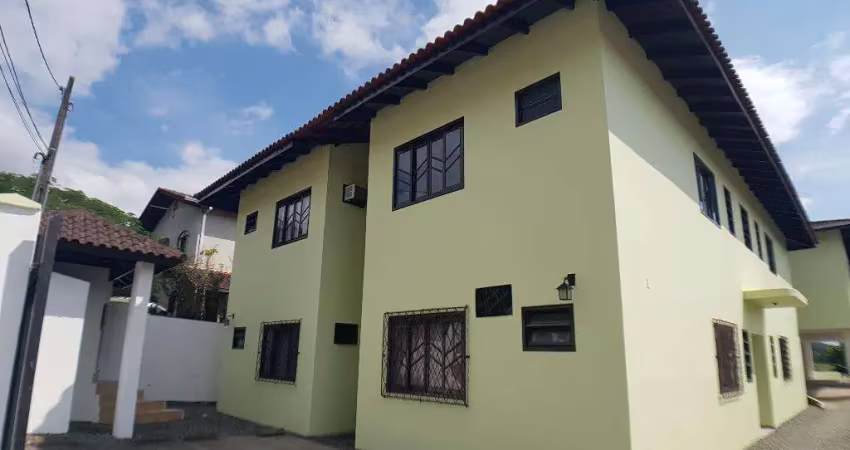 Apartamento com 1 dormitório para alugar, 38 m² por r$ 1.200 + taxas/mês - bom retiro - joinville/sc
