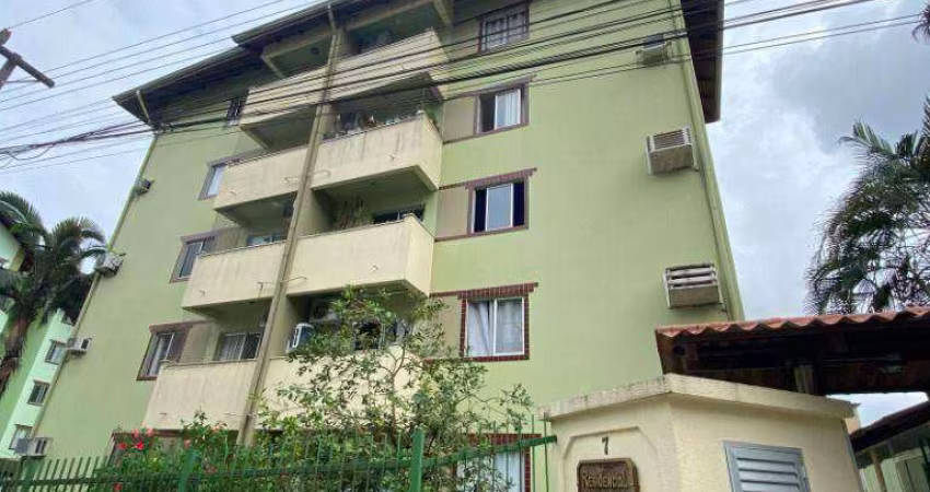 Apartamento com 3 dormitórios para alugar, 67 m² por R$ 1.700 + taxas/mês - América - Joinville/SC