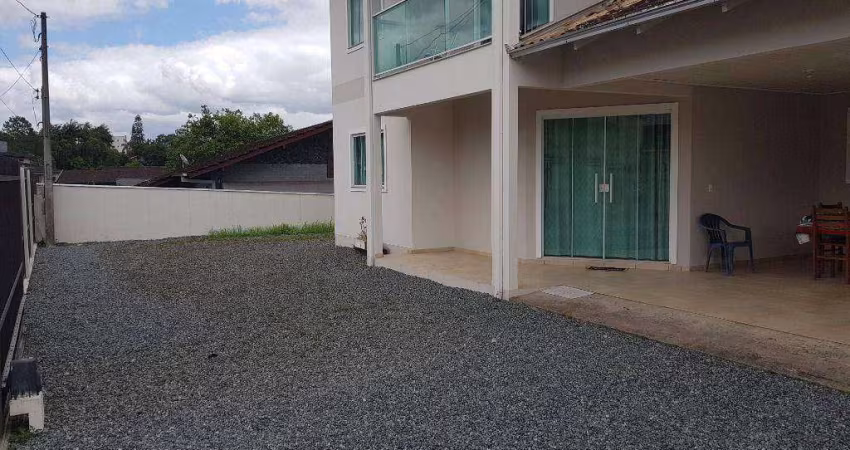 Casa com 4 dormitórios à venda, 237 m² por R$ 780.000,00 - Bom Retiro - Joinville/SC
