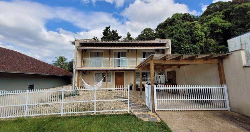 Casa com 3 dormitórios à venda, 154 m² por R$ 899.000,00 - Santo Antônio - Joinville/SC
