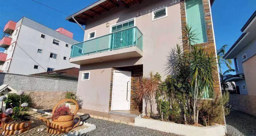 Casa com 3 dormitórios à venda, 188 m² por R$ 950.000,00 - Aventureiro - Joinville/SC