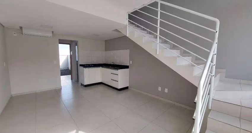 Casa com 2 dormitórios para alugar, 72 m² por r$ 2.500 + taxas/mês - bom retiro - joinville/sc