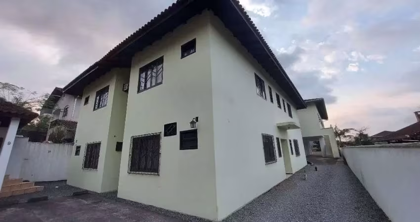 Apartamento com 1 dormitório para alugar, 38 m² por r$ 1.250+taxas/mês - bom retiro - joinville/sc