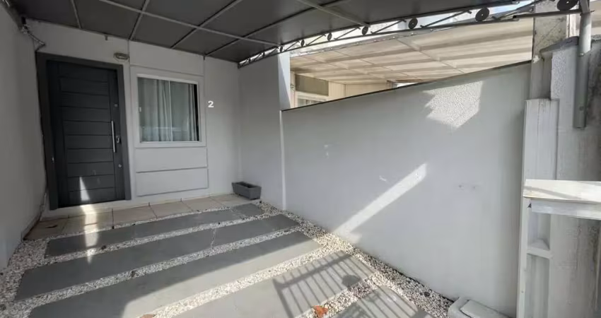 Casa com 2 dormitórios por r$1.900 + taxas em nova brasília - joinville, sc