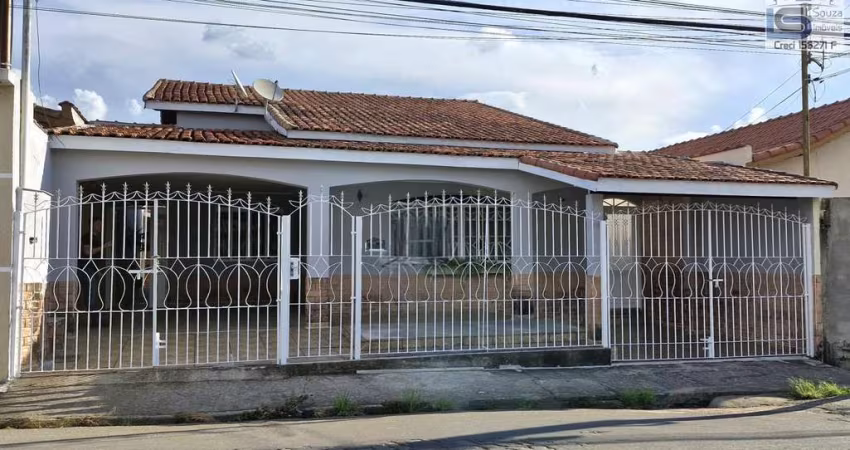 Casa para Venda em Pinhalzinho, Centro, 3 dormitórios, 2 banheiros, 3 vagas