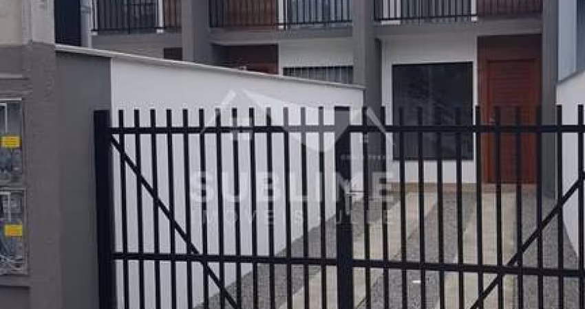 Sobrado Geminado no Bairro Paranaguamirim com 02 Quartos