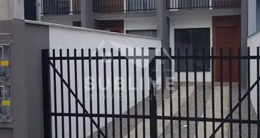 Sobrado geminado no bairro paranaguamirim com 02 quartos