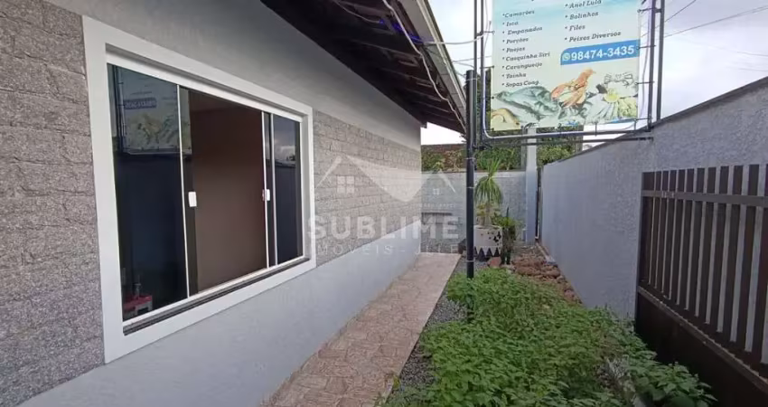 Casa de esquina no bairro ulisses guimarães com 02 quartos