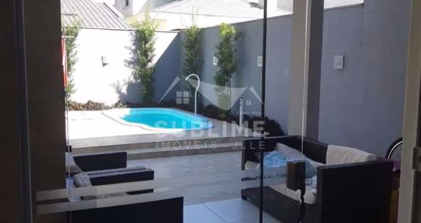 Sobrado Geminado no Bairro Vila Nova com Suíte