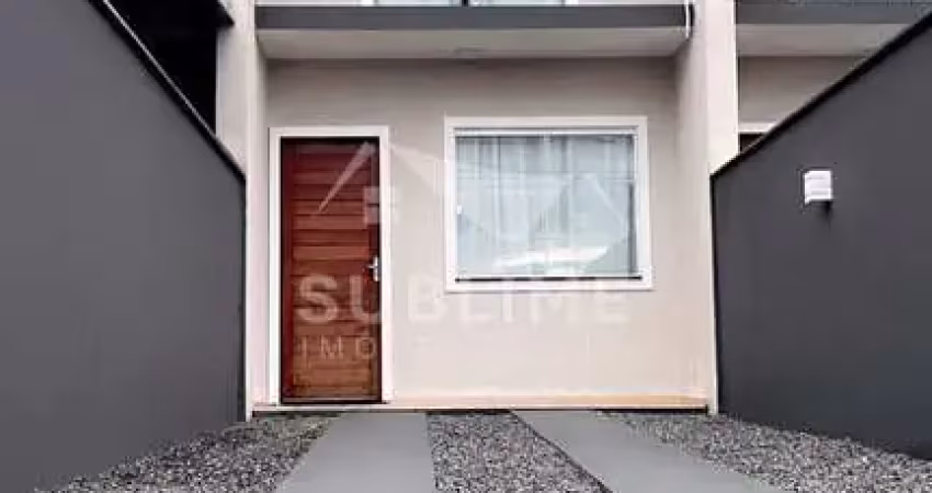 Sobrado geminado no bairro vila nova com 02 quartos