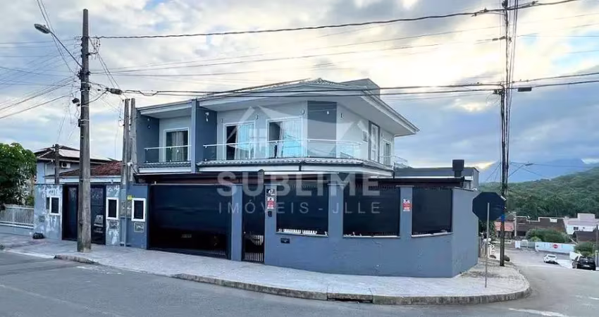 Casa com 3 quartos à venda no Costa e Silva, Joinville 