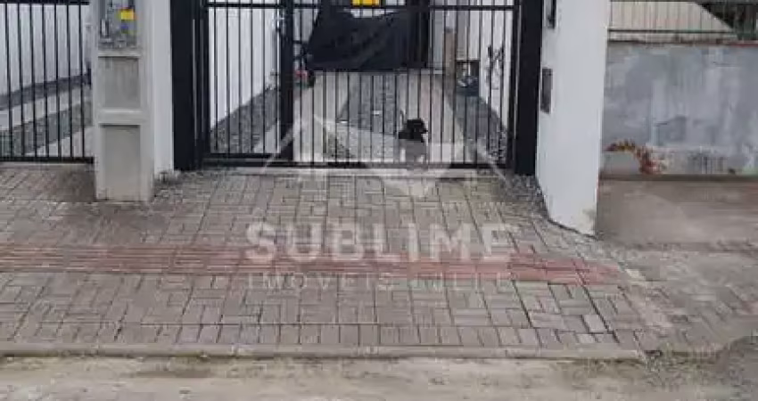 Sobrado geminado no bairro joão costa com 02 quartos