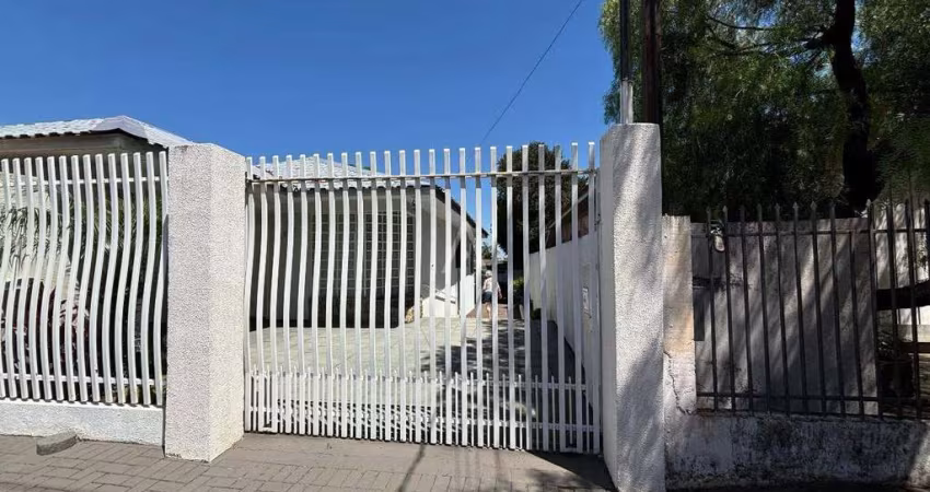Casa de fundos para locação no Centro de Cascavel