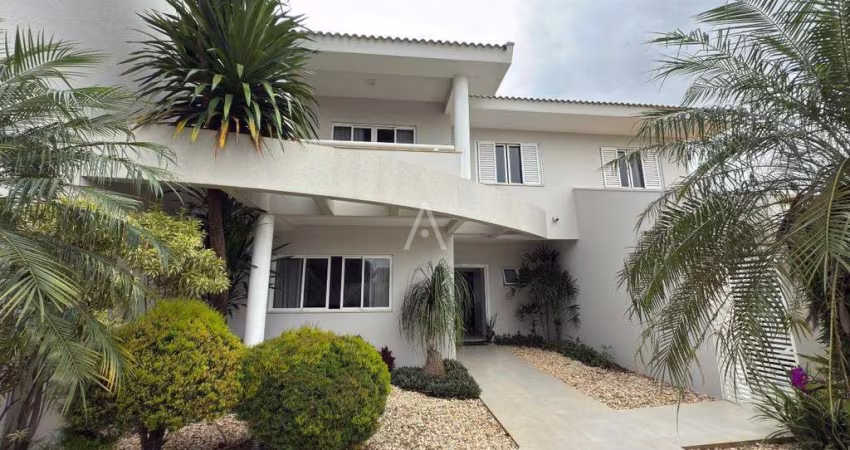 Sobrado à venda com piscina, 3 quartos e 1 suíte no bairro Tropical, em Cascavel - Pr., por R$ 1.900.000,00
