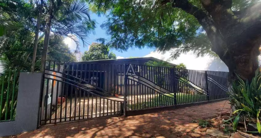 Casa à venda com 1 suíte e 2 quartos, localizada no Centro de Cascavel - Pr., por R$ 1.450.000,00