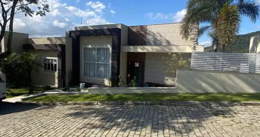 Casa à venda com 4 dormitórios, 322² por r$ 1.300.000 - cond. pedra da mata (fla