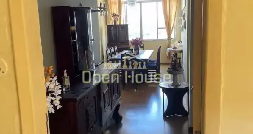 Excelente Cobertura  no Coração de Volta Redonda, com 3 quartos e dependência de empregada à venda