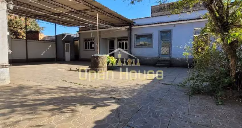 Linda casa com quintal amplo e suíte no bairro califórnia da barra (barra do pirai), divisa com vol
