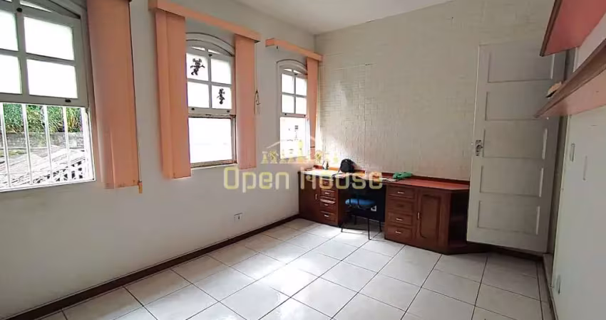 Casa espaçosa no verbo divino, centro de barra mansa: 03 suítes e conforto completo para sua famíli