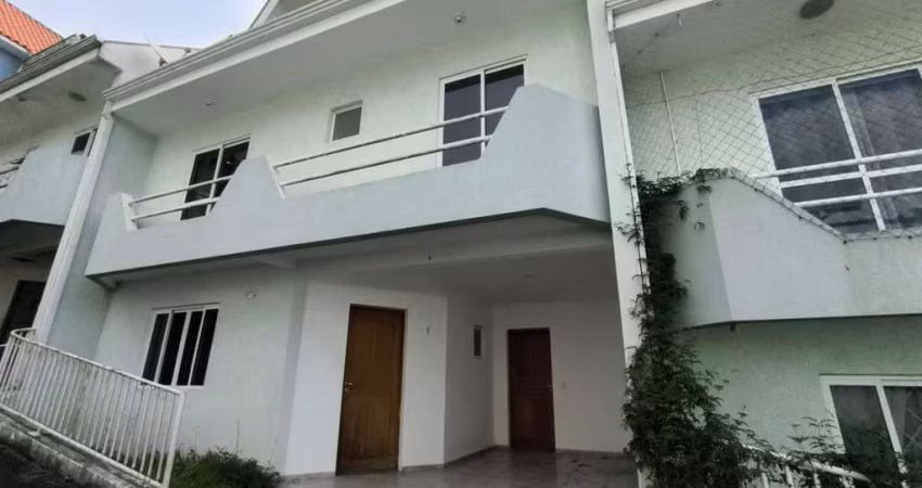 Sobrado em Condomínio para Venda em Curitiba, XAXIM, 3 dormitórios, 1 suíte, 2 banheiros, 1 vaga