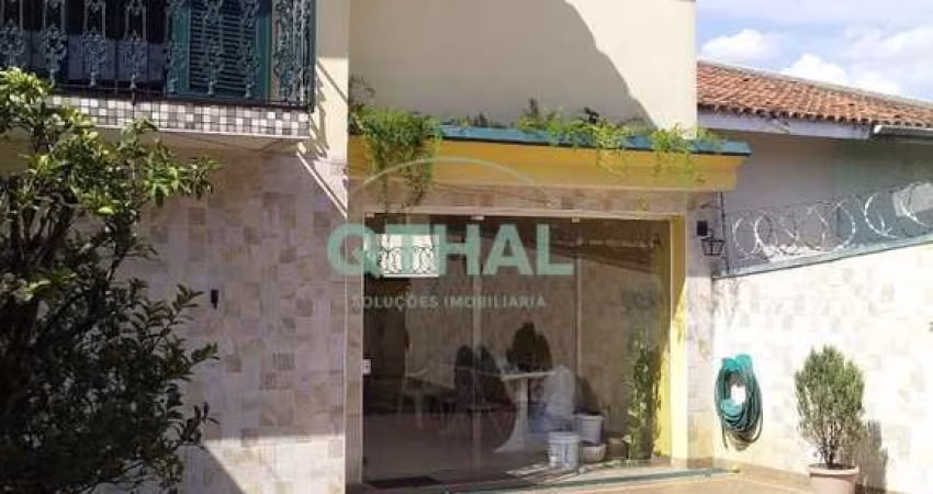 Sobrado á Venda de 253m² com 03 dormitórios, 01 suíte, 03 vagas no Jardim Umuarama.