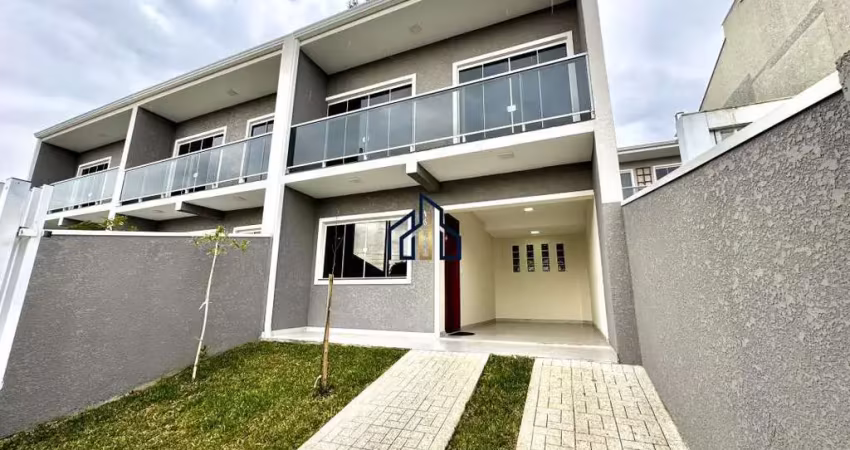 Sobrado c/2 suites, terreno amplo e garagem coberta